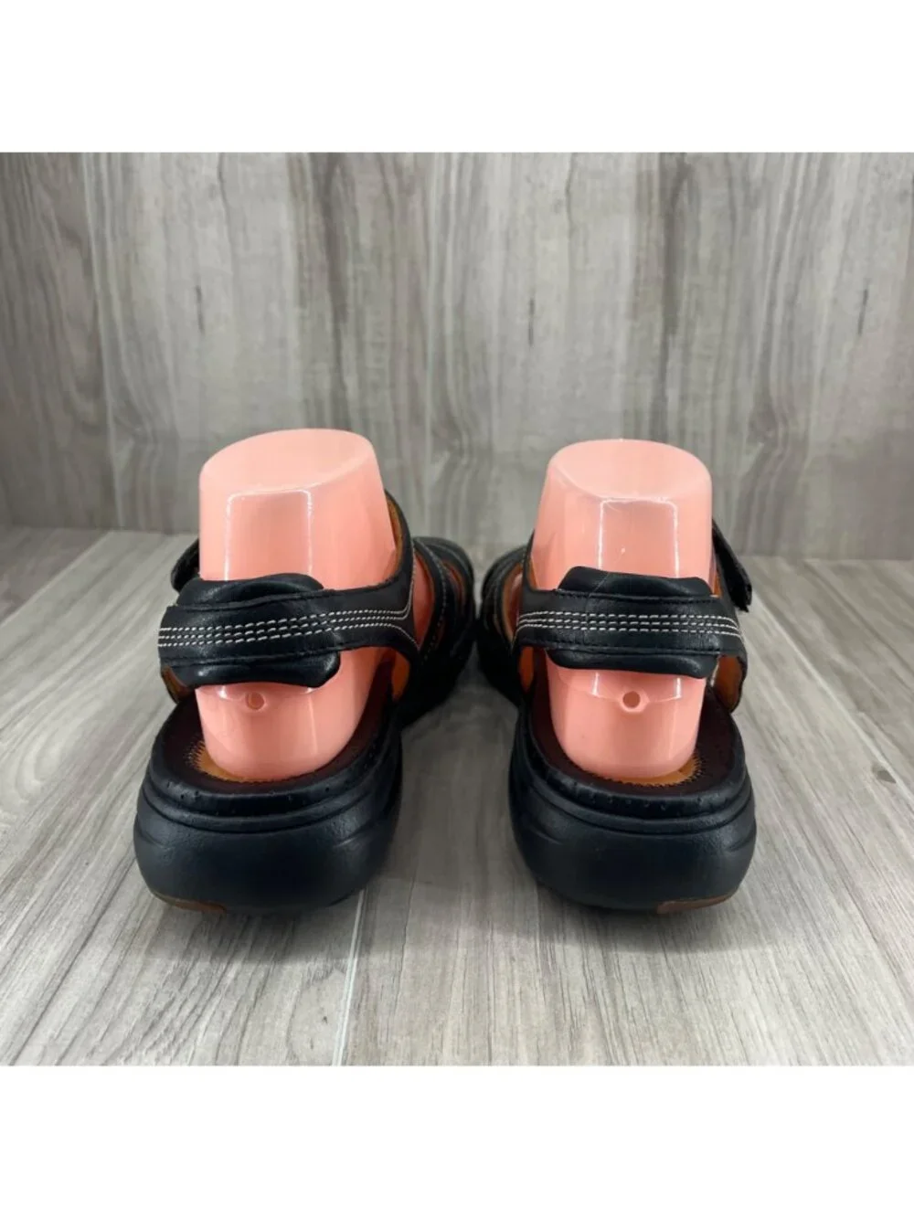 Clarks Sandals Womens 8.5M Black Leather Hook and Loop Strap Shoes